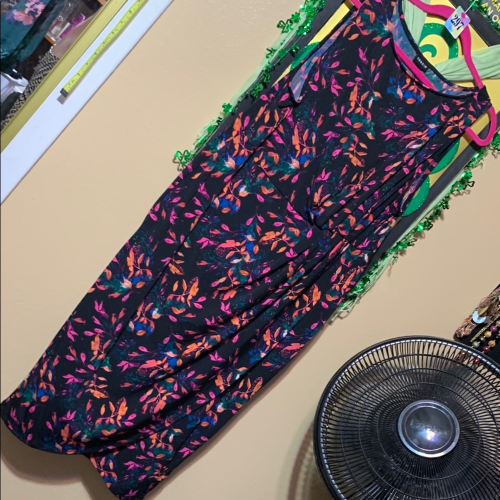 #297 size 1 torrid NWT Colorful Leaf Print Midi Studio Knit Shirred Tulip Dress
